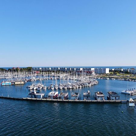 Hausboot Bali Hotel Fehmarn Exterior photo